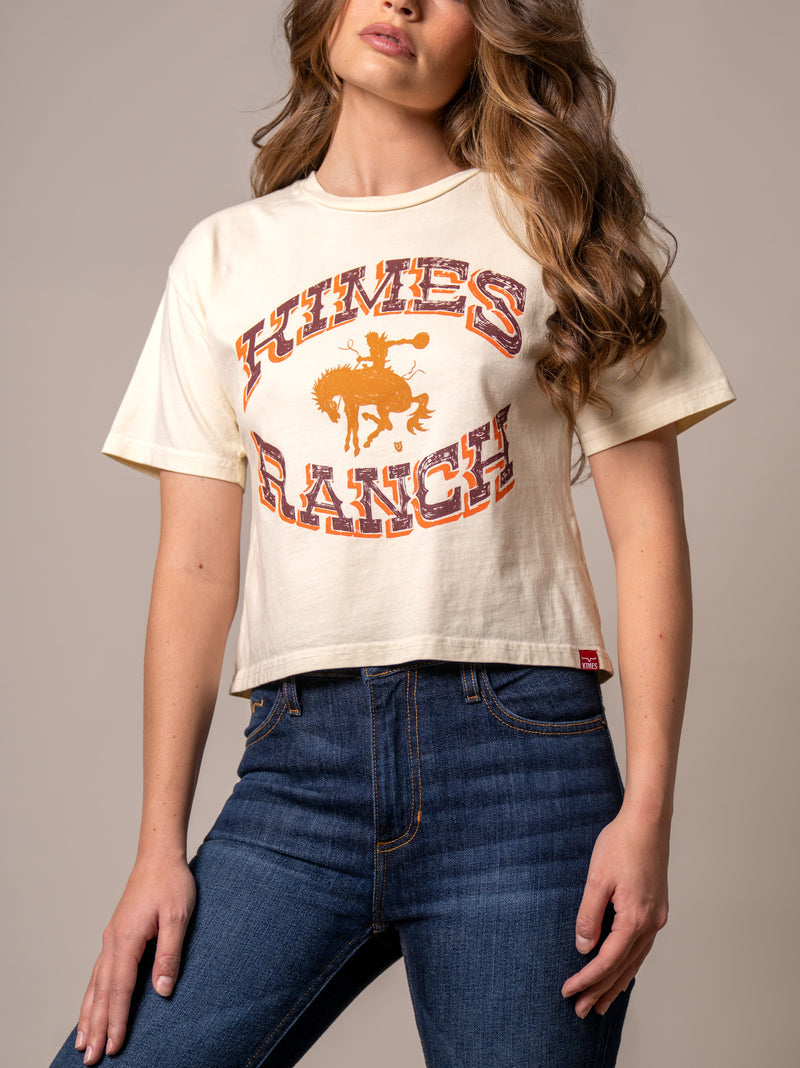 Camiseta Kimes Ranch Lucky B. Bucking para mujer (marfil)