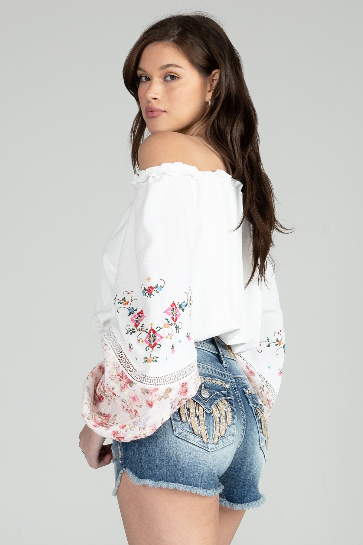 Miss Me Women's Floral Puff Long Sleeve Embroidered Top (MT2604L / Multi White)