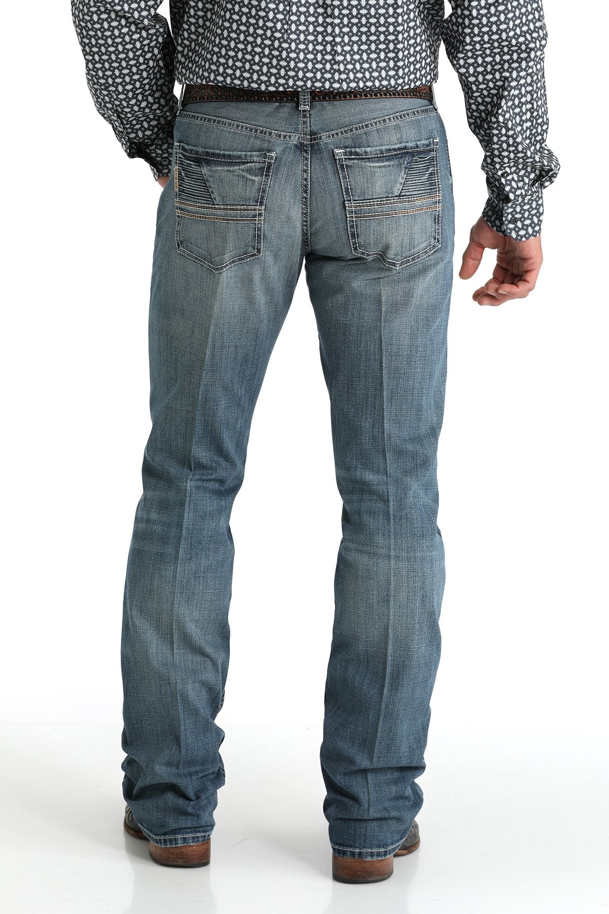 Vaqueros Ian de corte entallado para hombre de Cinch (MB59536001 - Lavado a la piedra medio)