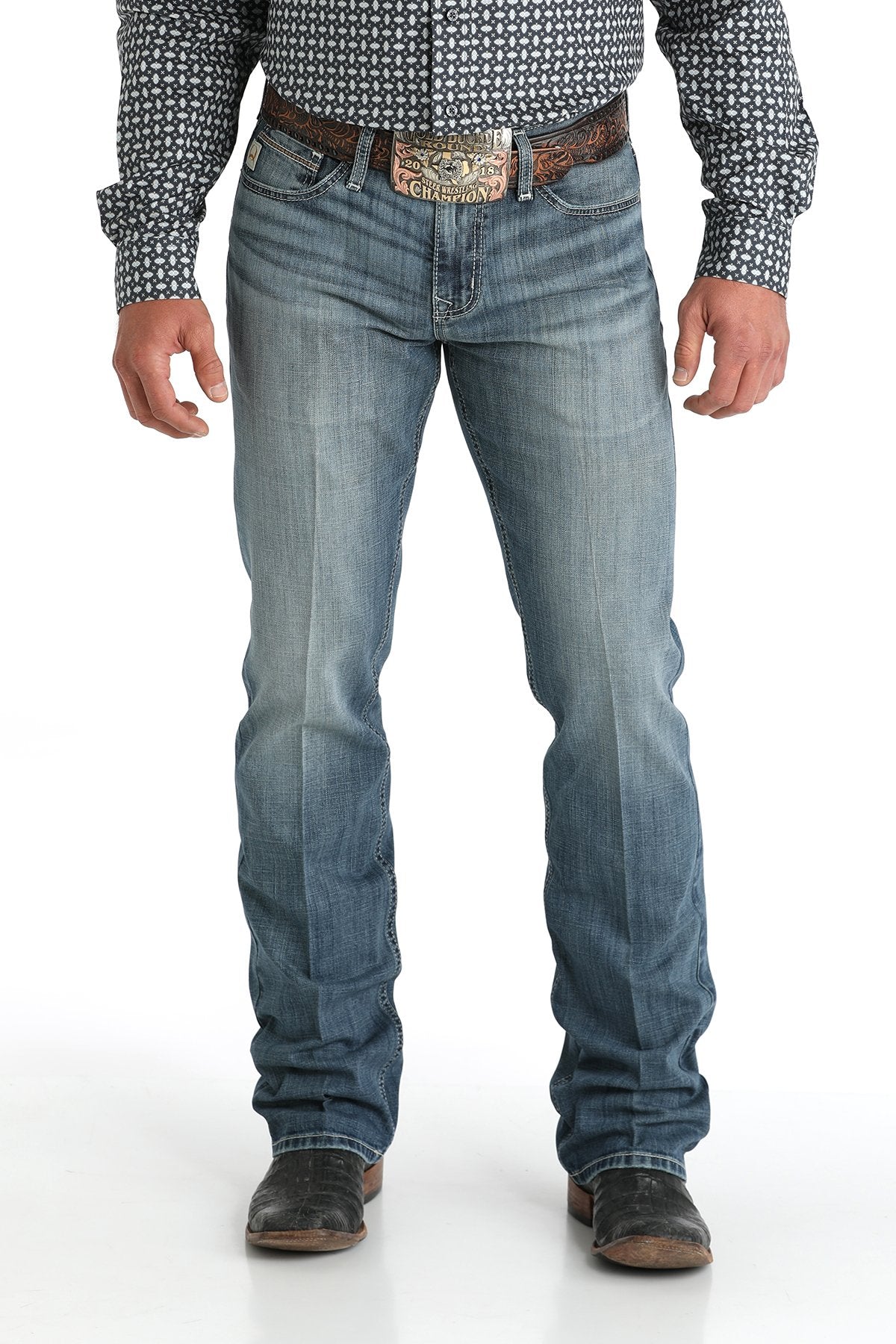 Vaqueros Ian de corte entallado para hombre de Cinch (MB59536001 - Lavado a la piedra medio)