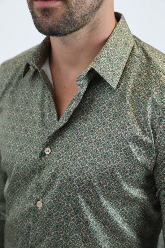 Camisa Platini de corte moderno y elástica para hombre en beige (FPL10965 Beige)