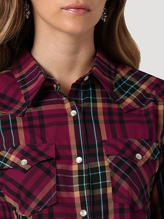 Wrangler Women's Essential Long Sleeve Plaid Western Snap Shirt (112335502)