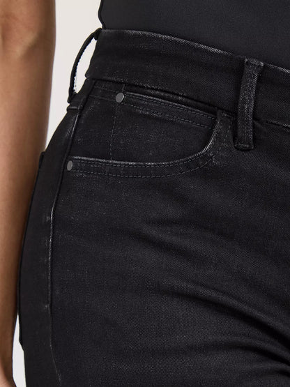 Vaqueros Wrangler de tiro alto y corte acampanado para mujer (112371949, negro) 