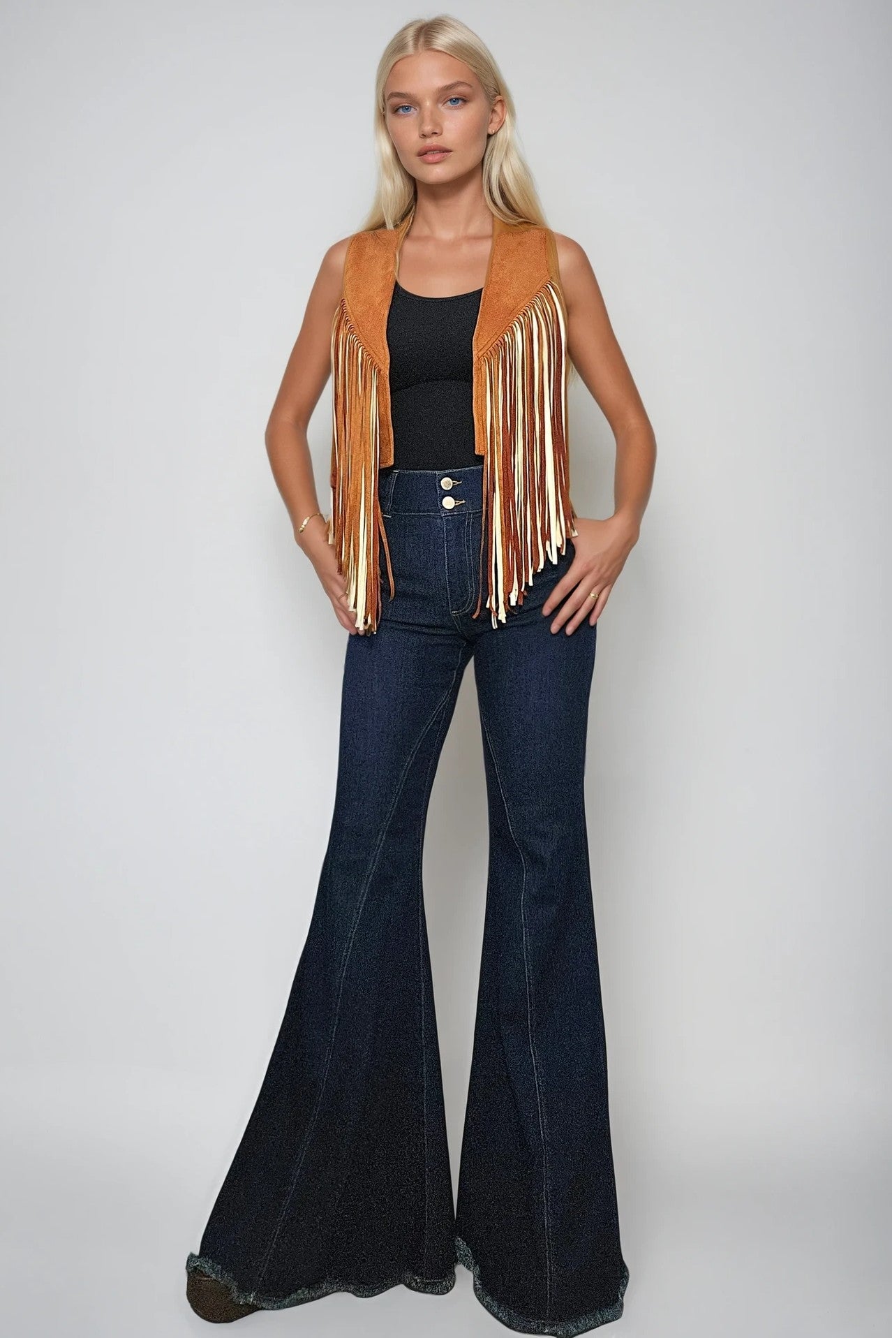 Wisteria Lane Women's Fringed Vest (W6408JIA - Camel/Cream)