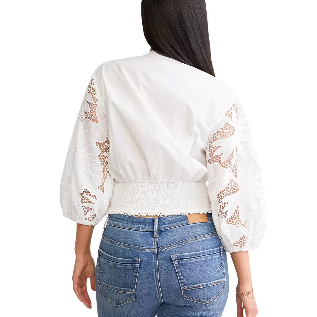 Blusa Miss Me con encaje cruzado y mangas 3/4 (MT2941S / Blanco)