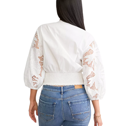 Blusa Miss Me con encaje cruzado y mangas 3/4 (MT2941S / Blanco)
