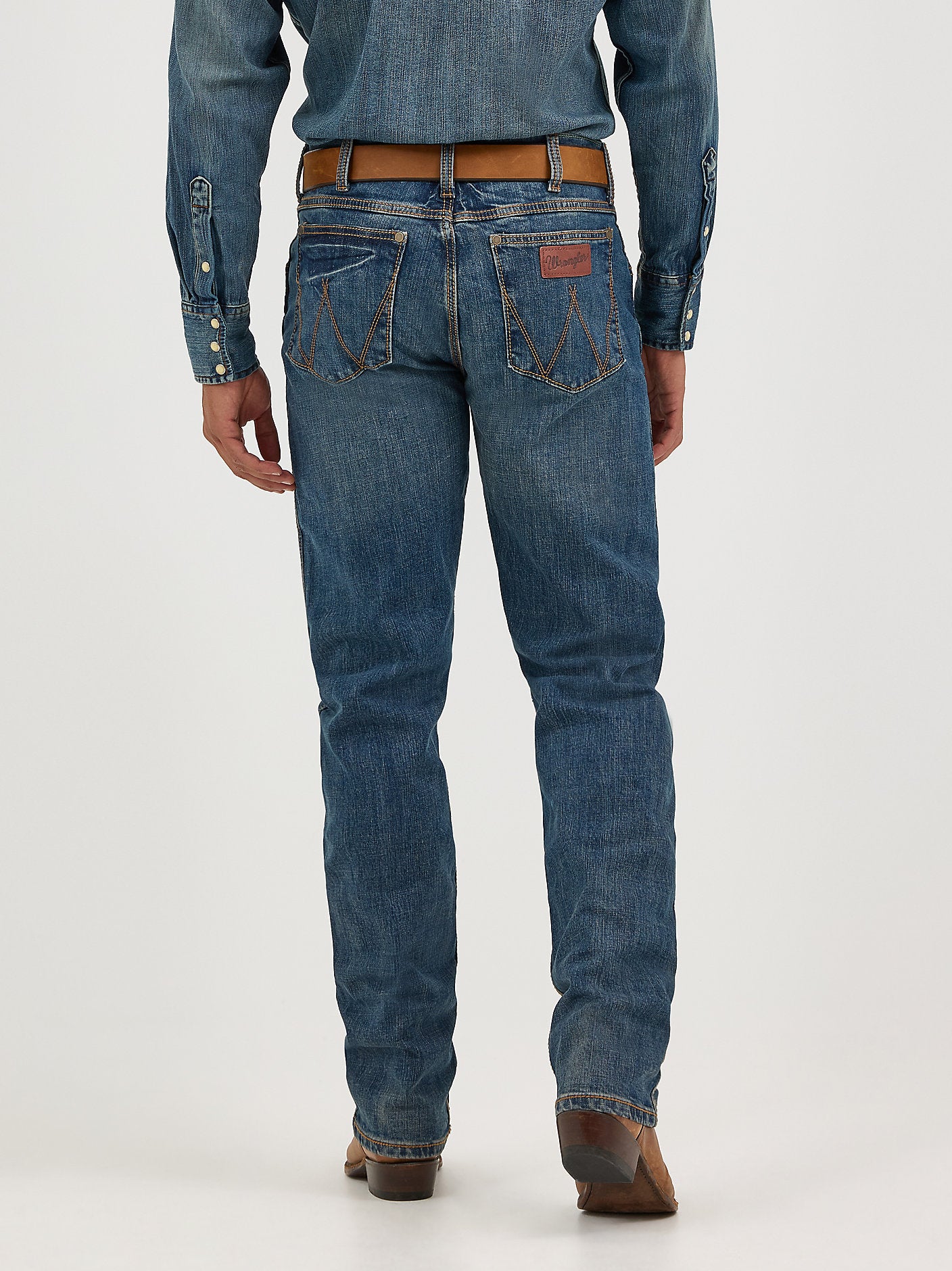Vaqueros rectos Wrangler de corte retro ajustado para hombre (WLT88BZ)
