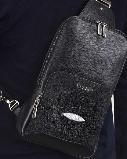 Bolso de hombro Cuadra de piel negra para hombre (DU381/BO462MA Black Stingray)