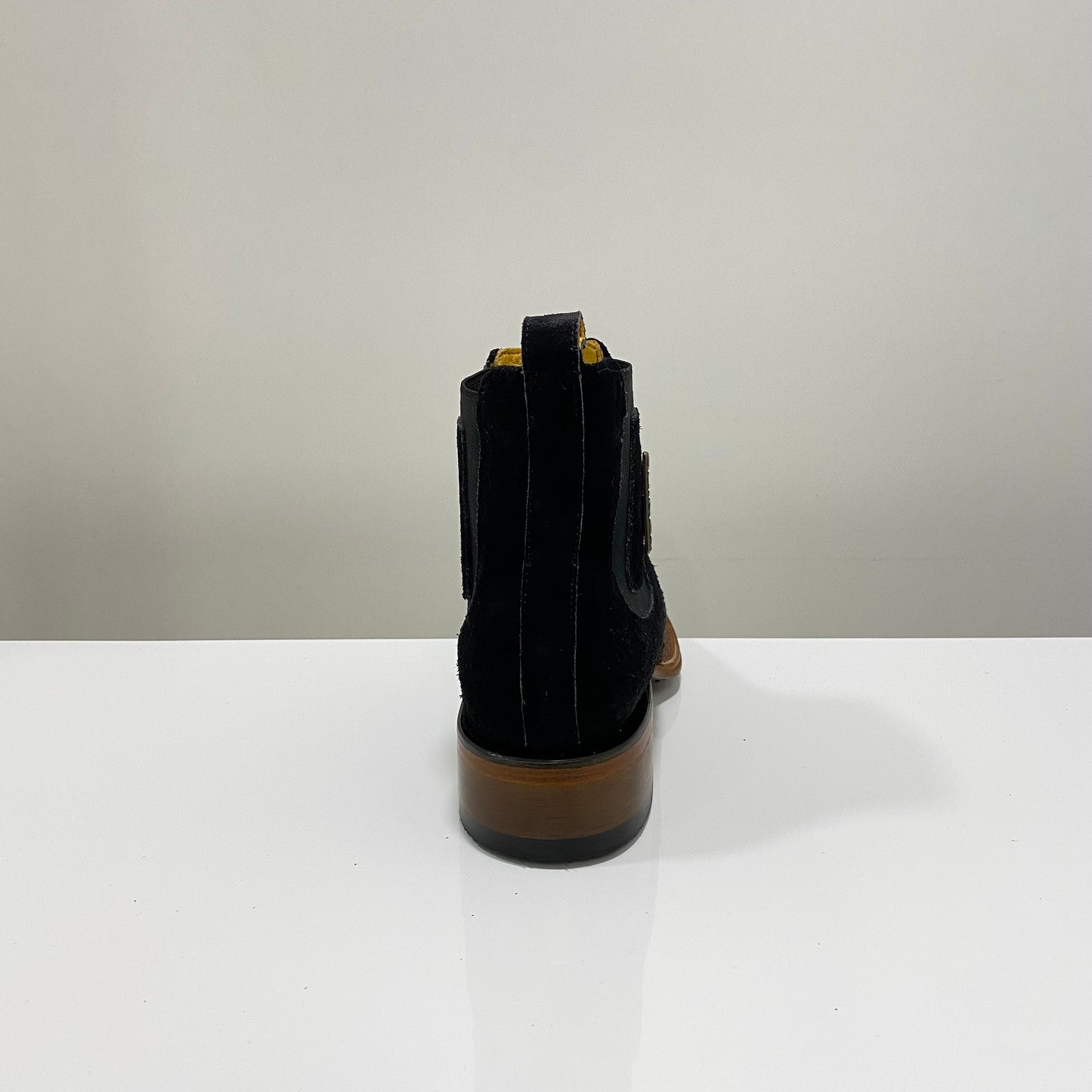 Quincy Men's Suede Chelsea Boots (Q82BC6305 - Black)